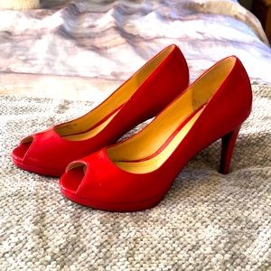 Pretty red pumps! The insides are cushioned.